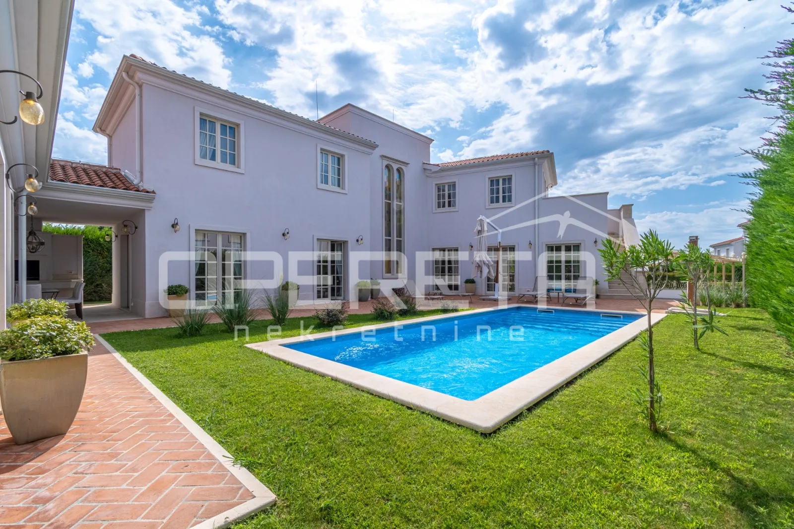 ISTRA, POREČ (OKOLICA) - Bezvremenska vila s bazenom - investicija u luksuz - cover