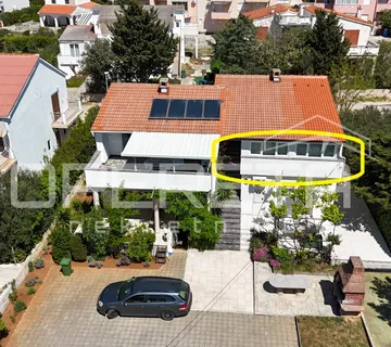 Novalja – trosobni apartman 85 m², 500 m od mora