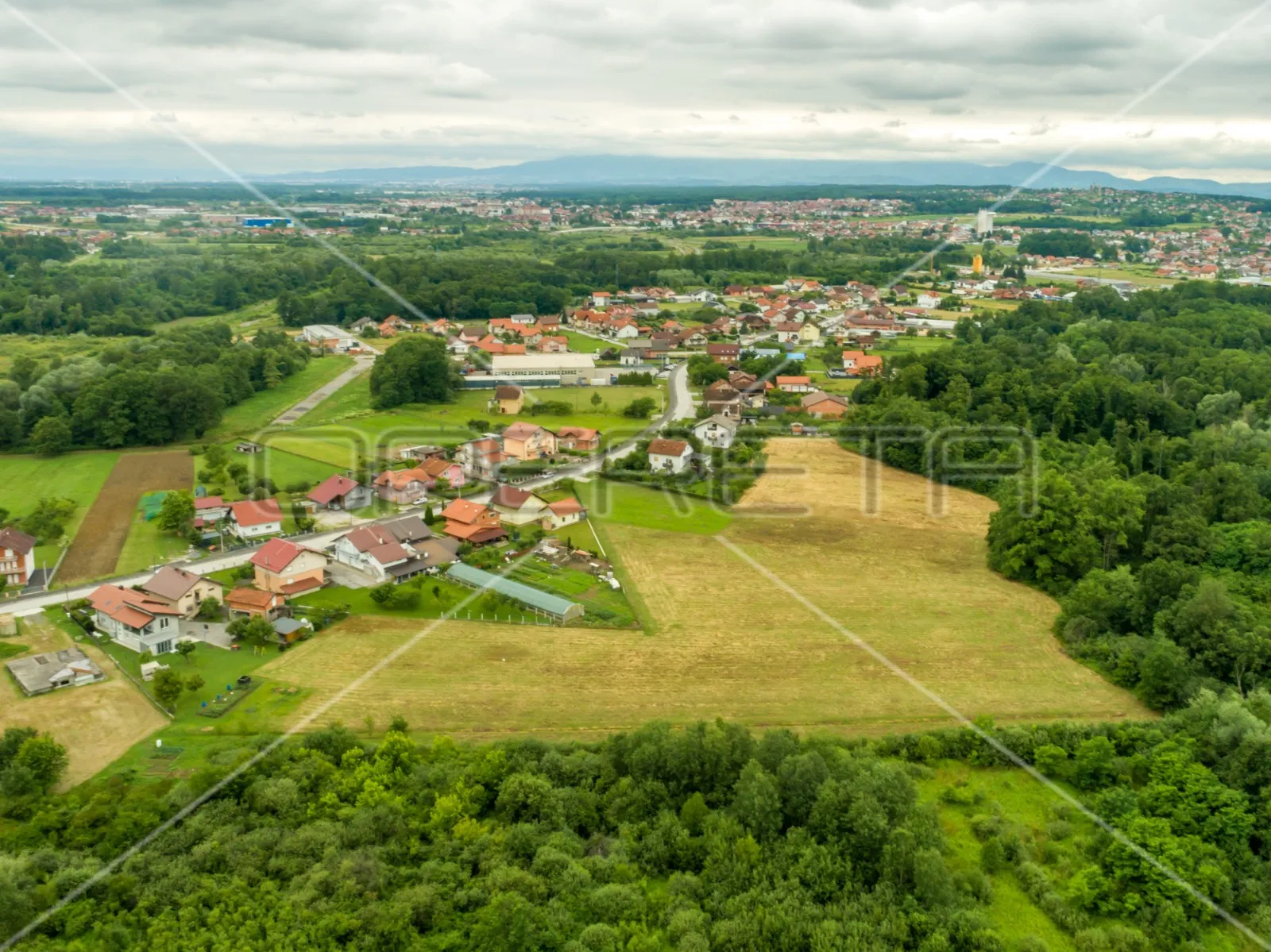 Zagrebačka ulica 83, Dugo Selo, 13.350,00 m2, 534.000,01 EUR - cover