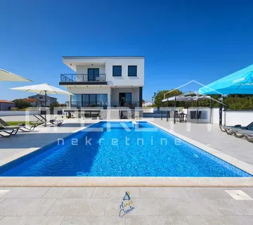 Istra, Fažana - okolica, luksuzna vila na prostranom zemljištu - cover