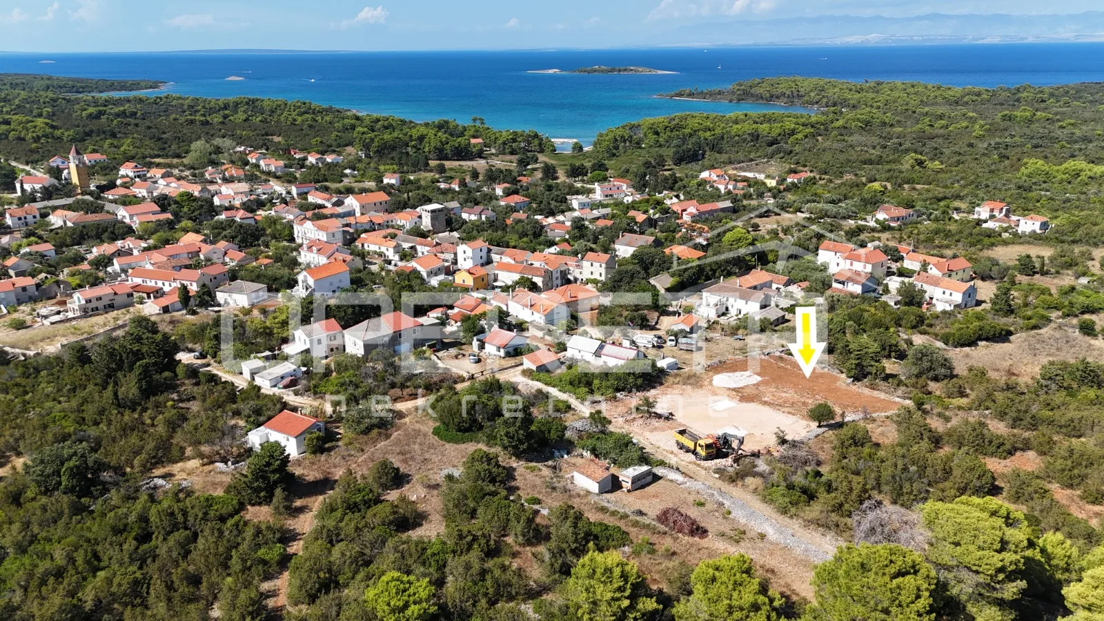Molat – građevinsko zemljište, 950 m² - cover