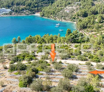 Zemljište s karakterom i potencijalom – 932 m2 okruženo prirodom - cover