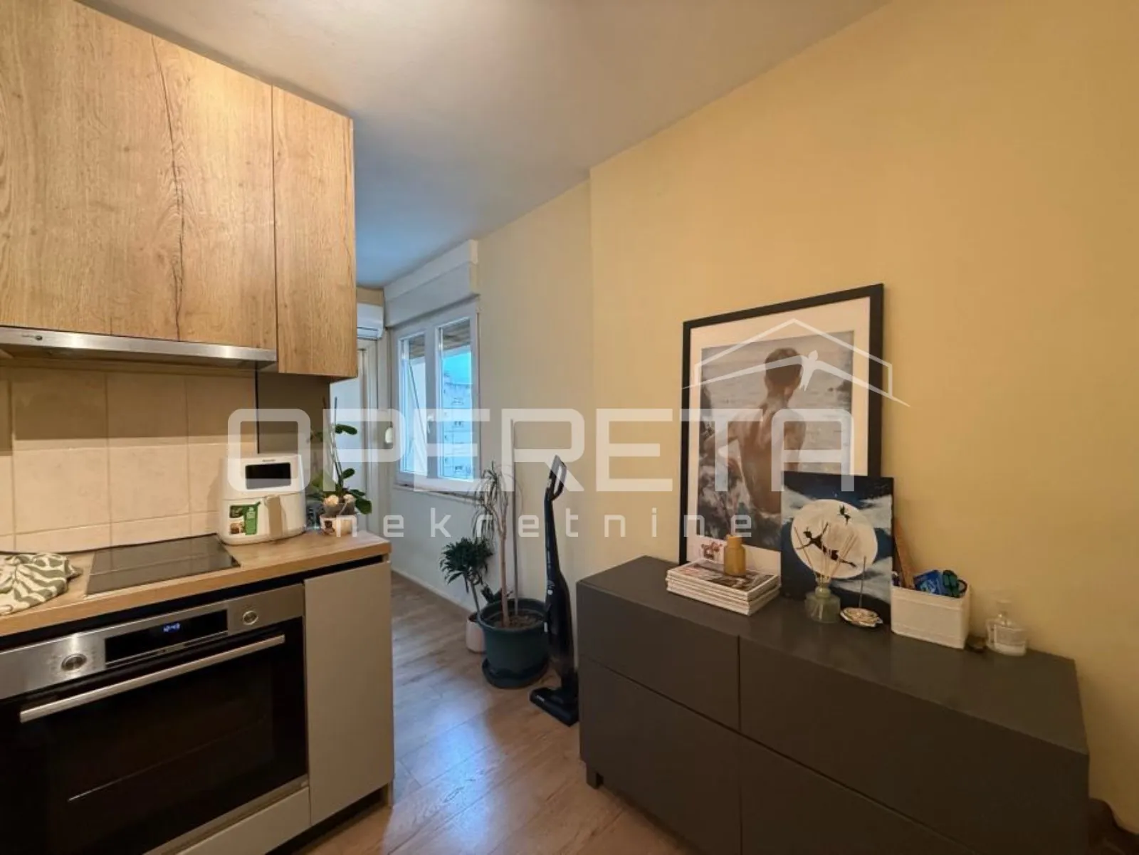 Split centar (Dobri) – 2 apartmana u jednom stanu / vrhunska investicija u srcu - cover