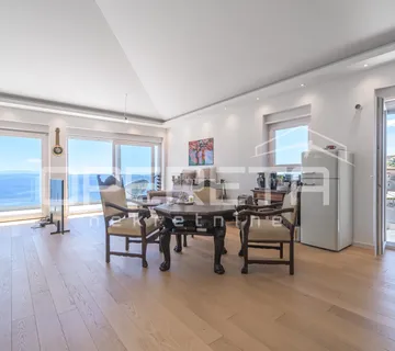 Opatija okolica, stan u novogradnji 71 m², 2 balkona, lift i spektakularan pogl - Matulji