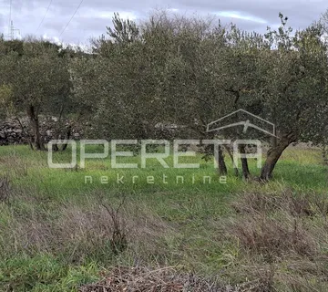 Bilice, građevinsko zemljište 3.719 m² – idealno za investiciju - cover