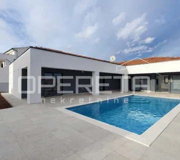 Novogradnja - Moderna prizemnica s bazenom i velikim vrtom, Bokanjac, Zadar - cover