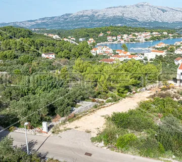 Lumbarda - Idealno zemljište od 740m2 za gradnju obiteljskog doma ili turističko - cover