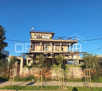 Kuća za renovaciju na izvrsnoj lokaciji - cover