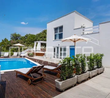 Na Gaju, Turizam, 2.070.000,00 EUR - Žman, Sali
