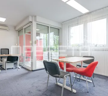 NAJAM, POSLOVNI PROSTOR, PREČKO, PETROVARADINSKA, 51m2, 2soban + parking - Zagreb