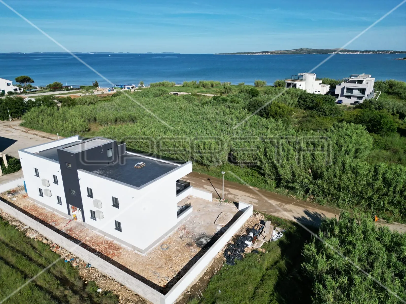 ZADAR, PRIVLAKA - Stan na prvom katu 150 metara od mora NOVOGRADNJA - cover