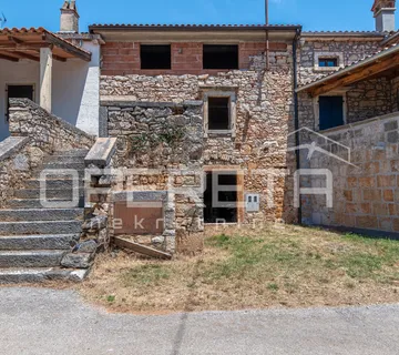 Istra, Baderna- Kuća u nizu s pogledom na more- roh bau - cover