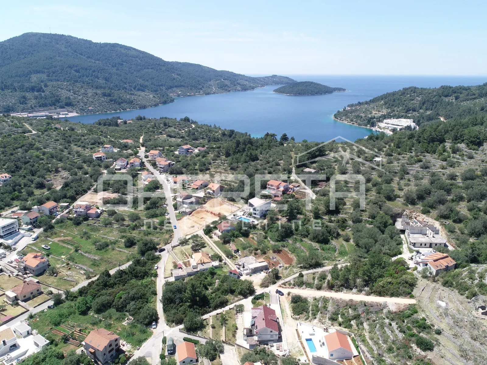 Atraktivno građevinsko zemljište 475 m2 u Veloj Luci - cover
