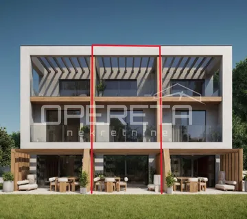 Istra, Medulin, moderna troetažna kuća sa pogledom, 300 m od mora