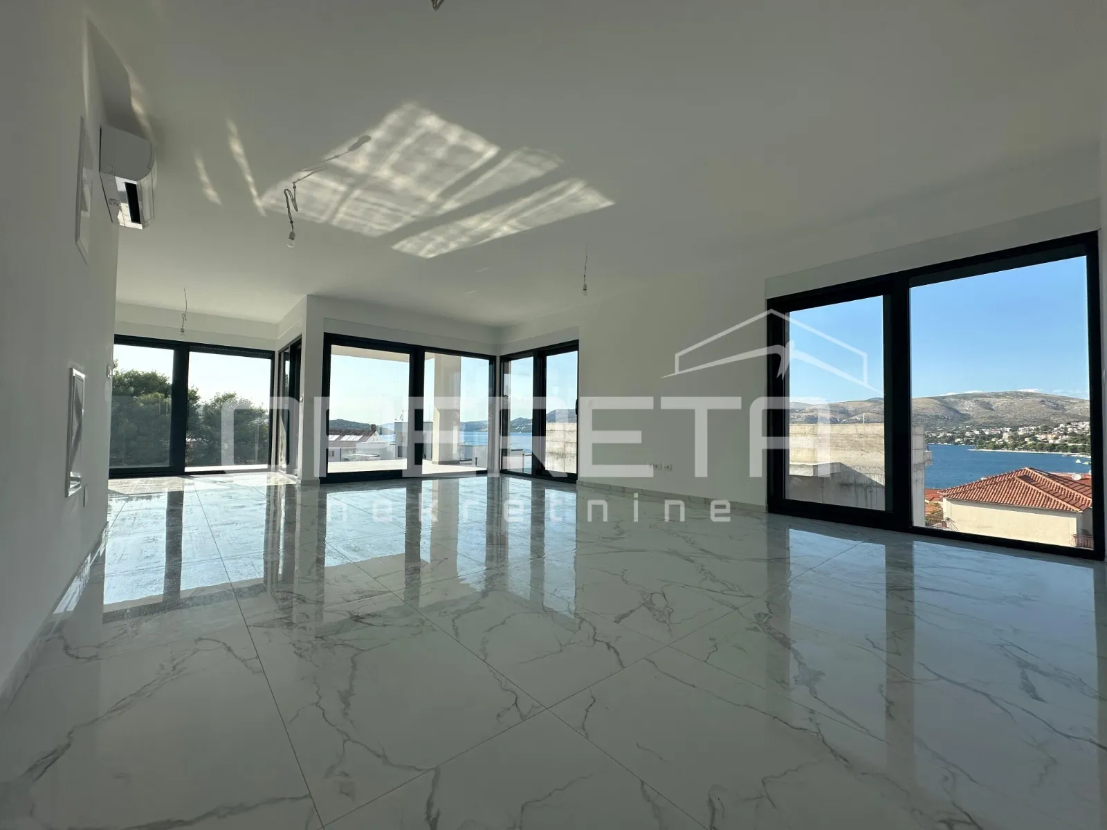 Penthouse novogradanja 160 m2, pogled more, terasa, otok Čiovo - cover