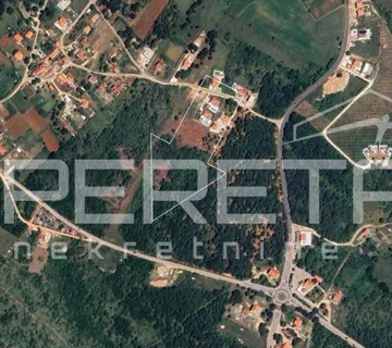 Građevinsko zemljište 879 m² – Žerava, uz glavnu prometnicu, mogućnost stambene - cover
