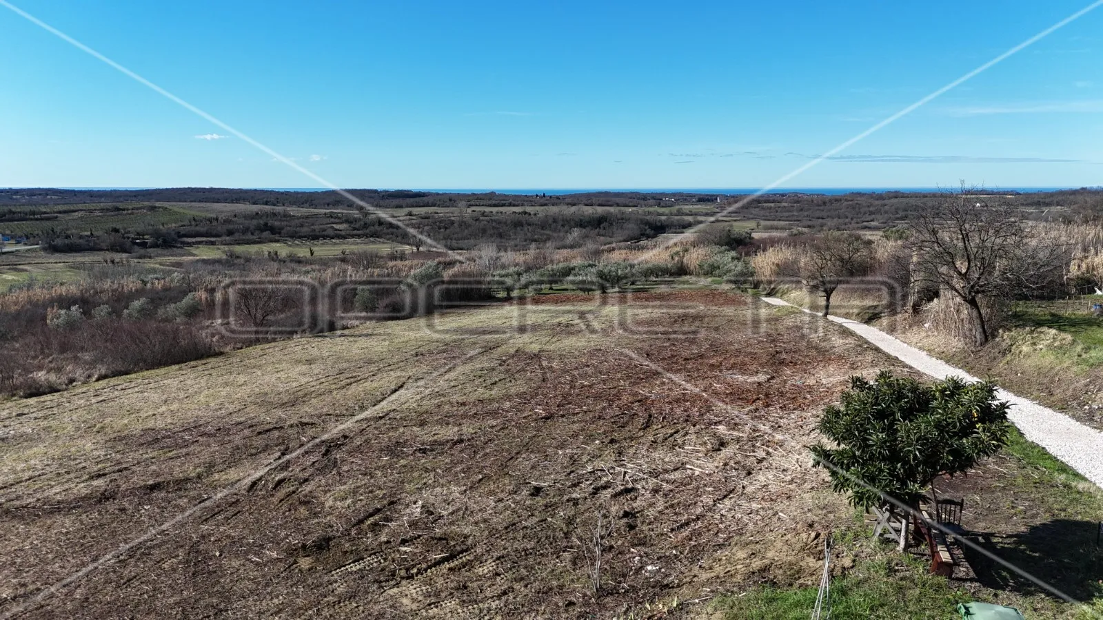 ISTRA, BUJE - građevinska parcela s otvorenim pogledom na more - cover
