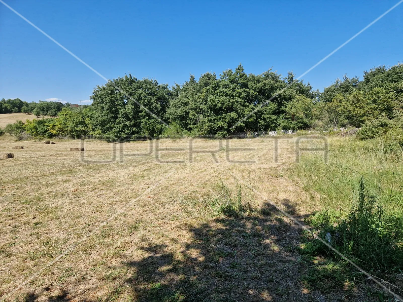 Istra, Marčana, građevinsko zemljište 1112 m2 poslovne namjene sa građevinskom d - cover