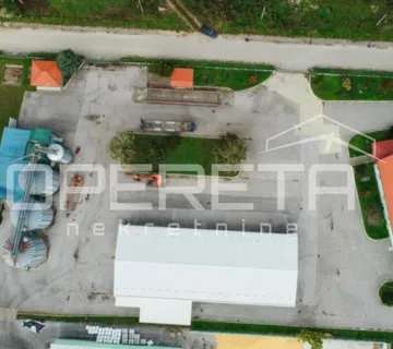 Poslovni kompleks na lokaciji između Varaždina i Ludbrega: hala, skladište, sil - cover