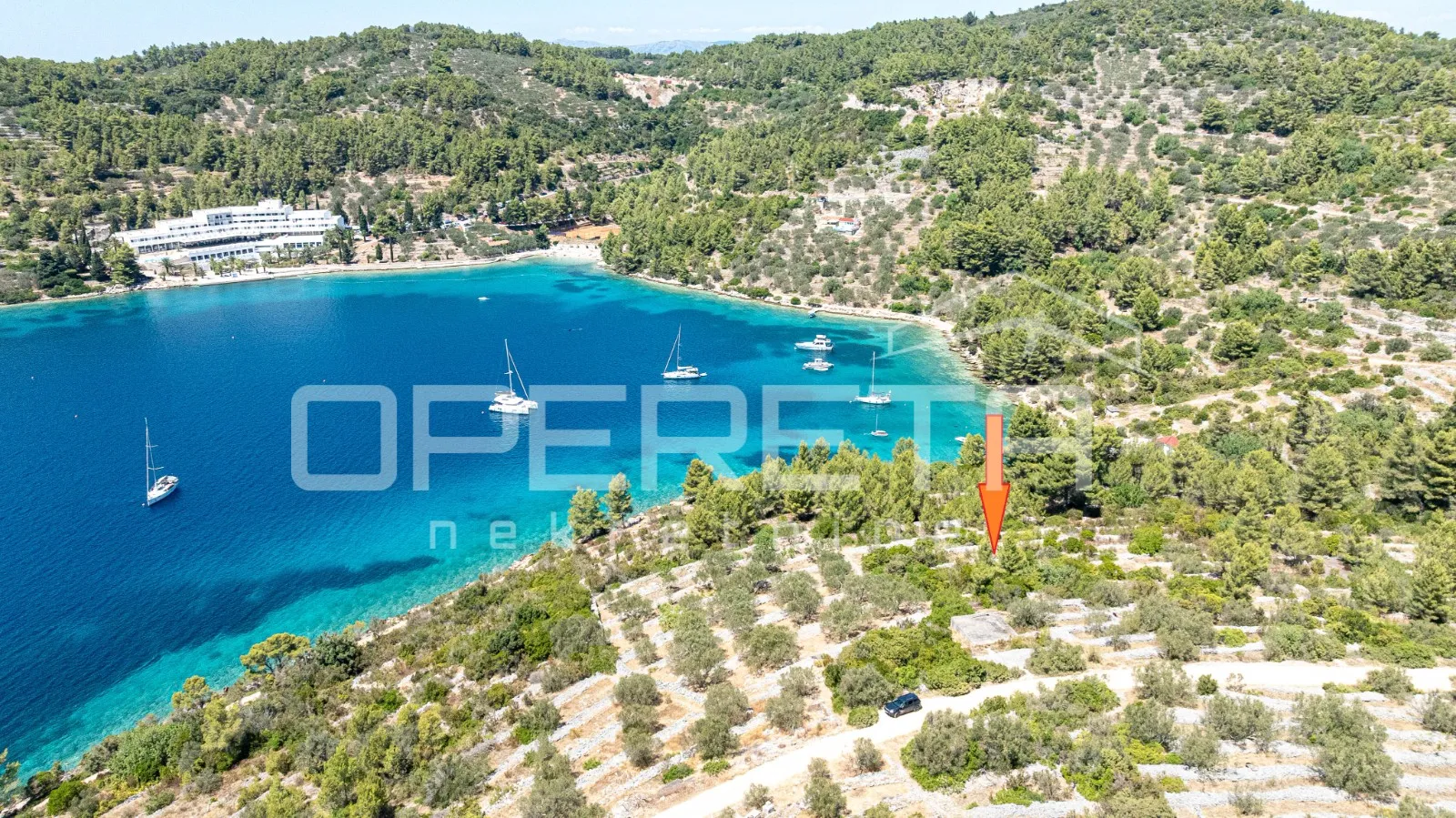 Zemljište nedaleko od mora s objektom i maslinama, 582 m2 – Vela Luka - cover