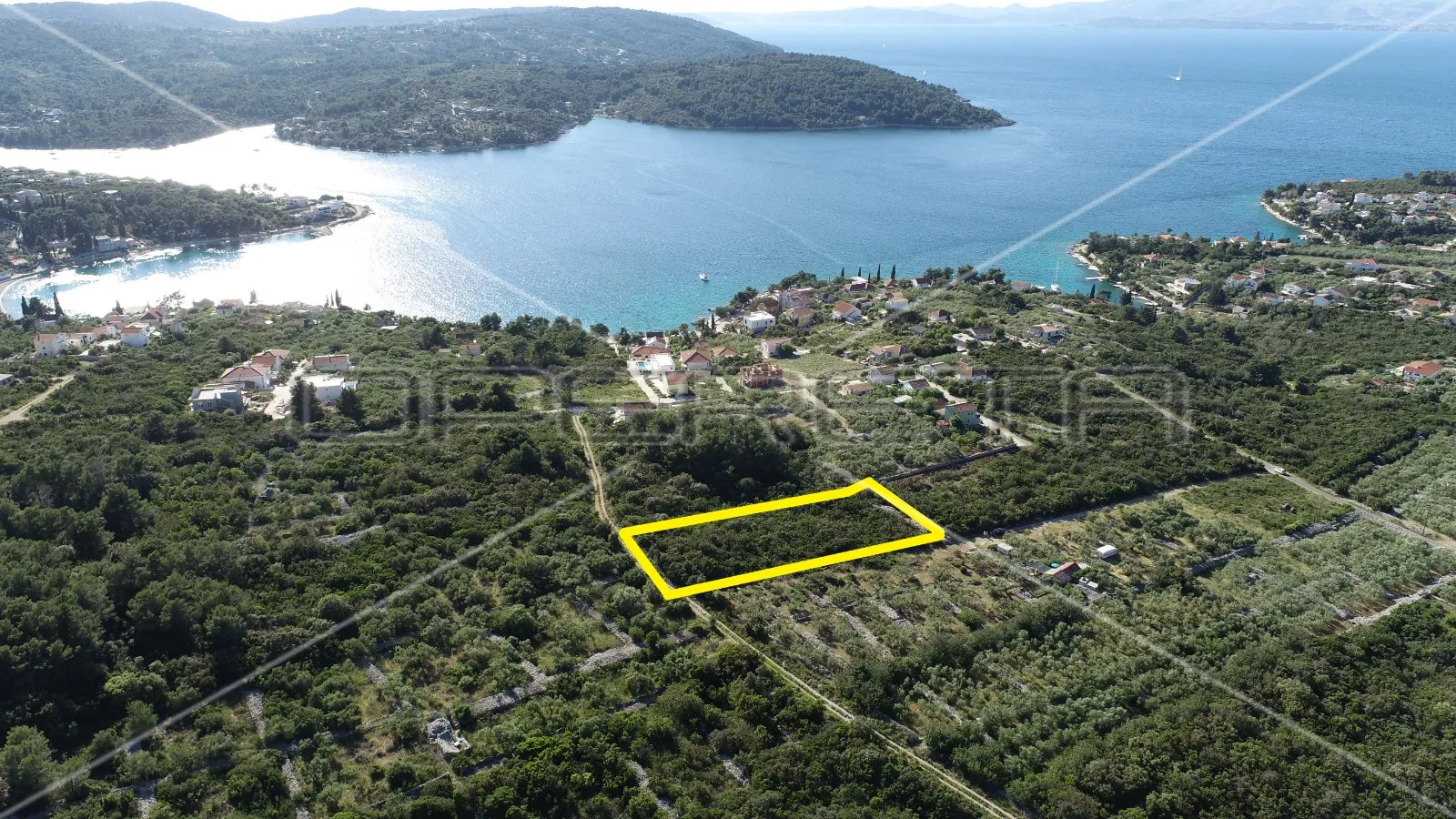 Građevinsko zemljište, 2.709 m2, M1 namjena, pogled na more, Nečujam, otok Šolta - cover
