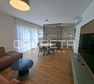 Dvosobni stan 60 m2 sa velikom terasom , najam - Strožanac