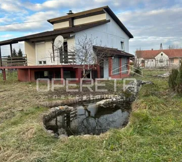 Kuća za adaptaciju na mirnoj lokaciji u Žabniku sa velikim potencijalom