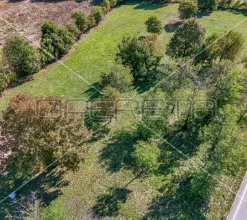 Kršan, građevinsko zemljište 1.500 m2 na predivnoj lokaciji