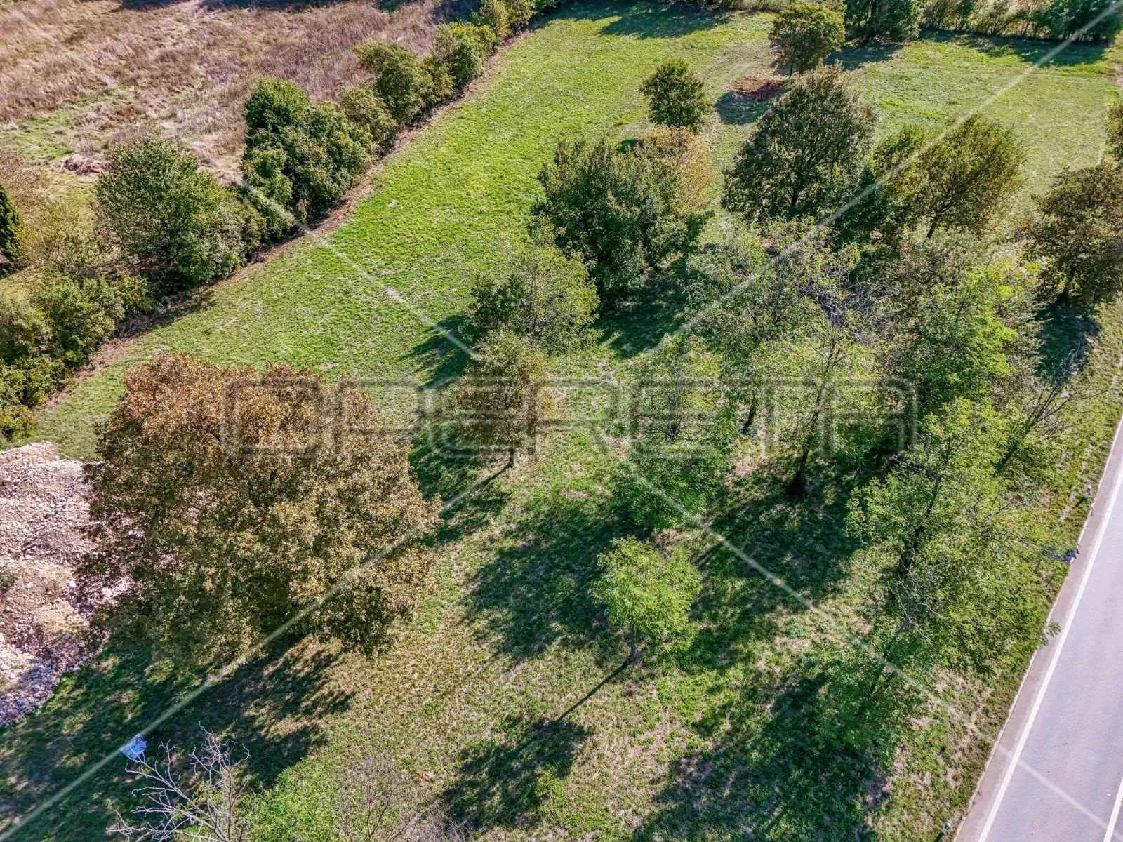 Kršan, građevinsko zemljište 1.500 m2 na predivnoj lokaciji - cover