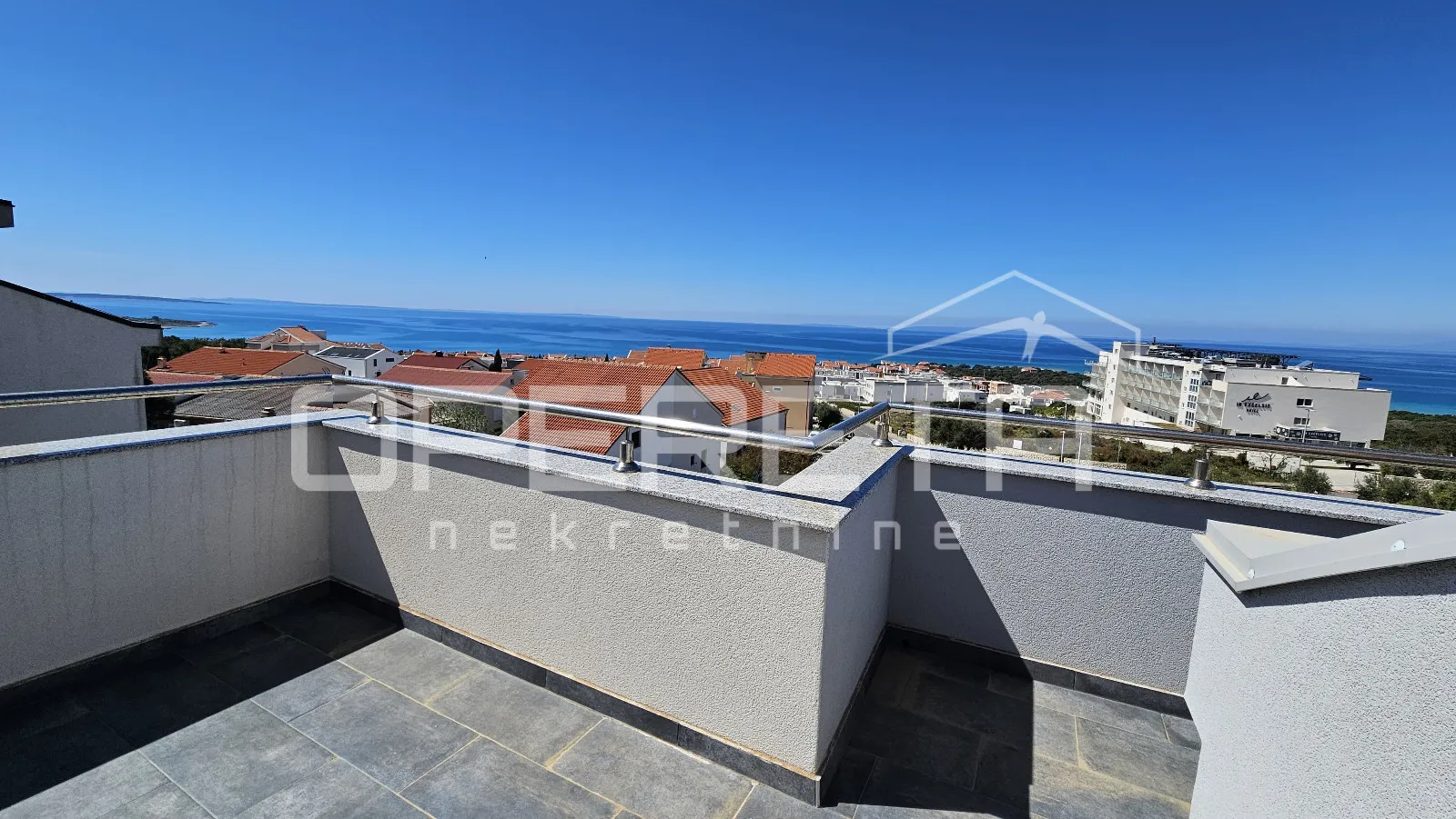 Novalja – 92 m², pogled na more, 3 terase, 2 parkinga - cover
