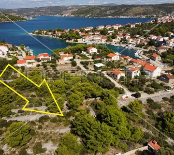 Građevinsko zemljište u Ražnju, 130 m od mora - cover
