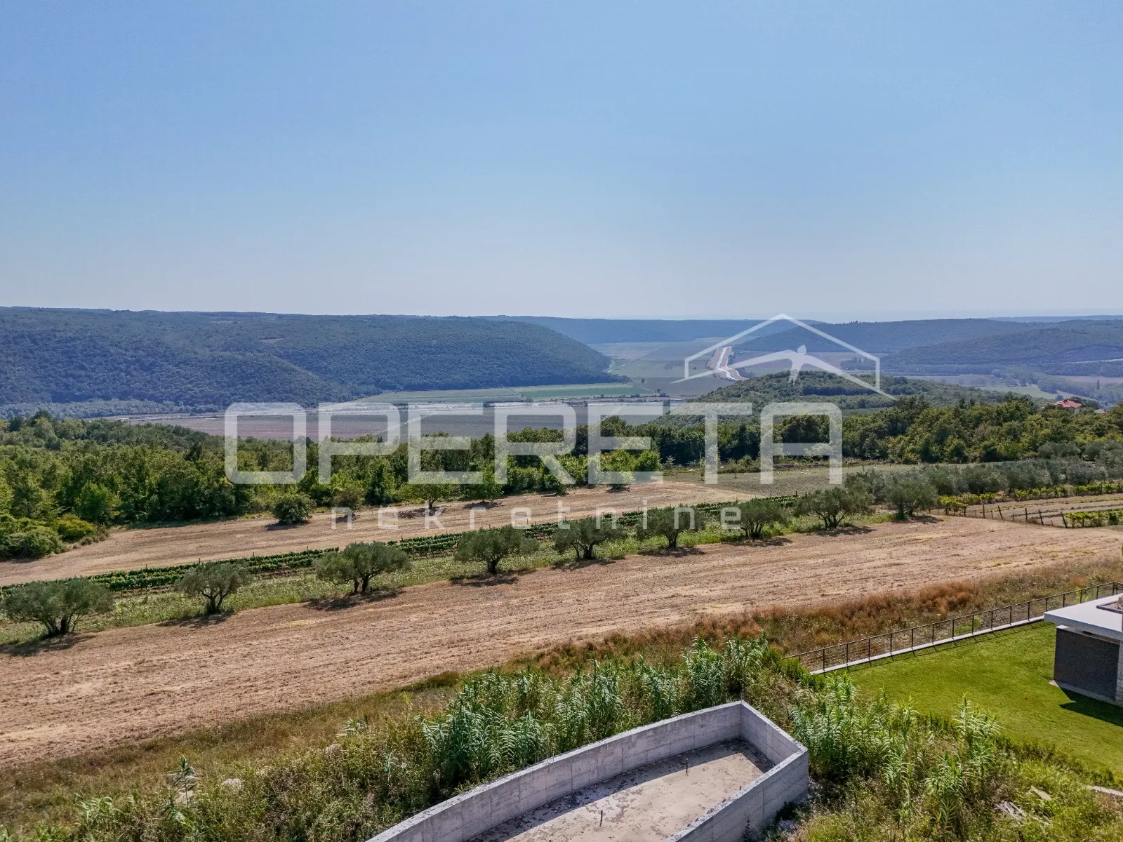 Istra, Krasica - građevinsko zemljište s projektom i dozvolom s pogledom na more - cover