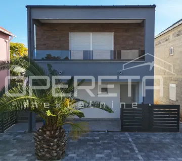 Vir – Samostojeća kuća s četiri moderno uređena apartmana, 170 m²