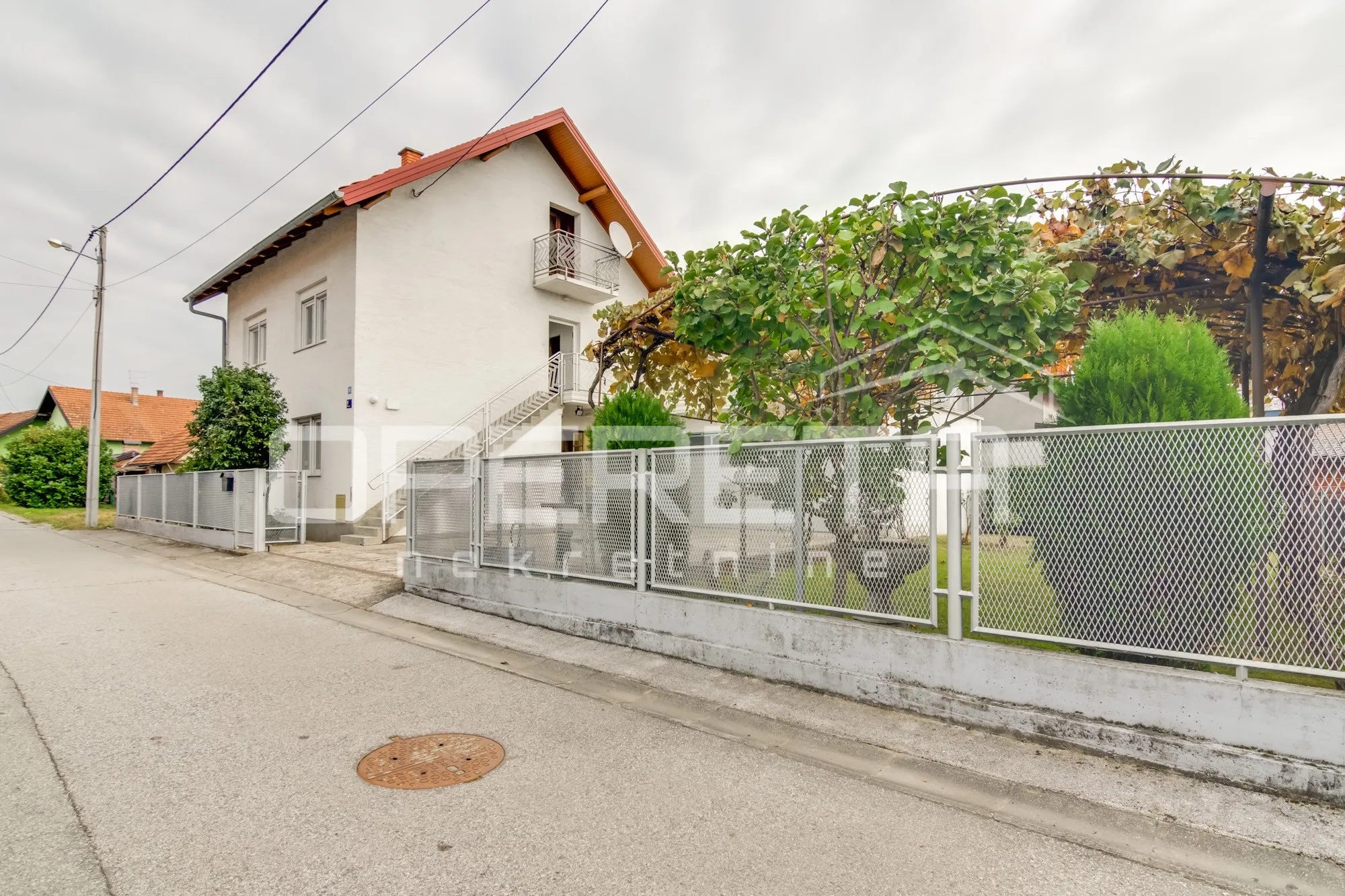 Prodaja, Kuća, Donja Dubrava, Davorina Jeića, Samostojeća, 342m2 - cover