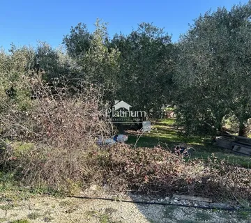 Istra, Medulin, građevinsko zemljište prvi red do mora - cover