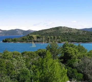 MALI IŽ, GRAĐEVINSKO ZEMLJIŠTE 1334 M2, 70 M OD MORA - cover