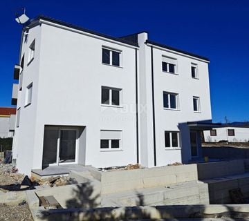 OTOK KRK, ŠILO - Apartman na prvom katu sa zajedničkim bazenom - cover