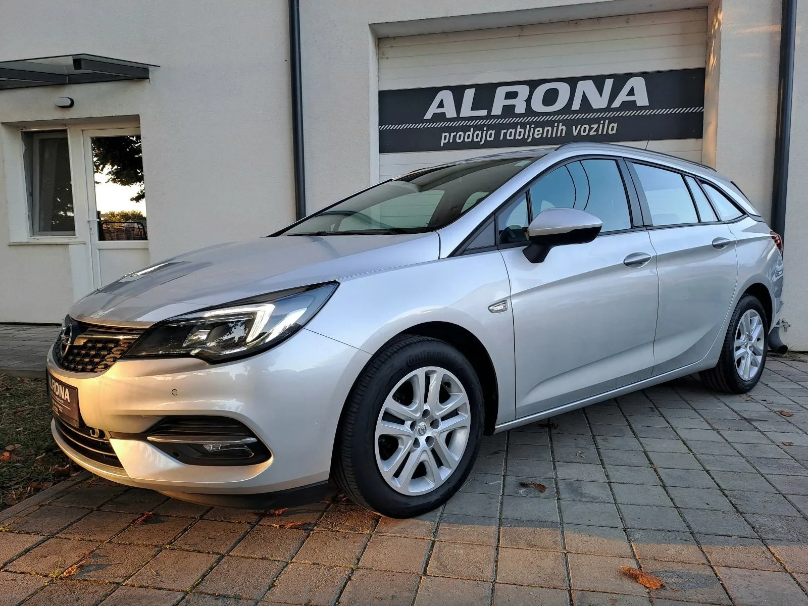 Opel Astra 1.5 D*u PDV-u*JAMSTVO*NOVE ZIMSKE GUME,NAVI,SERVISNA - cover