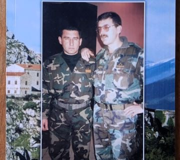 RATNIK I PJESNIK A Nadomir Tadić Šutra DOMOVINSKI RAT DOMOVINSKI RAT - cover