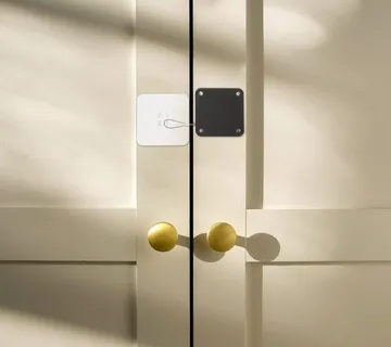 Automatski zatvarač vrata bez bušenja - cover