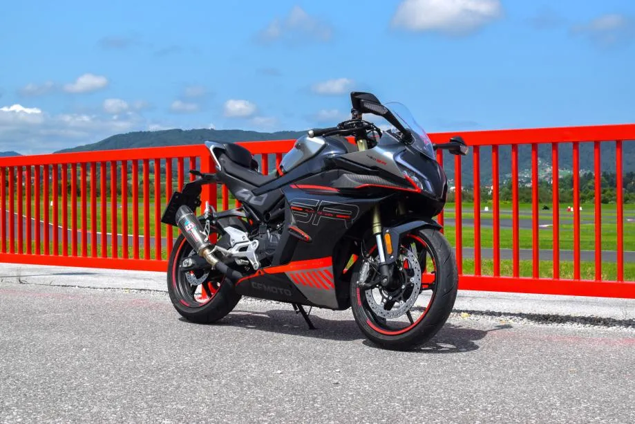 CFMOTO 450SR, NOVO, DOSTUPNO VIŠE BOJA, 2024 god. - cover