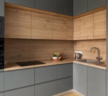 BLACK FRIDAY-KUHINJA IZRAĐENA PO MIJERI - cover