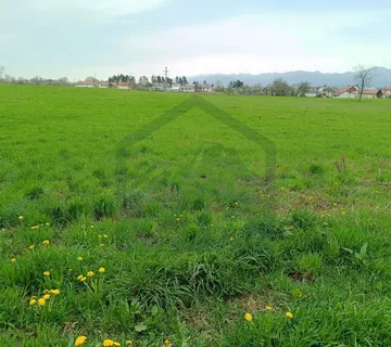 Građevinsko zemljište u Gospiću, površine 1000 m² - cover