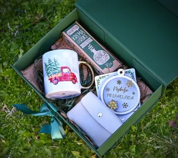 Božićni poklon paket za prijateljicu “Božićna čarolija” - cover