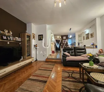 Zagreb, Dugave, kuća u nizu 230m2 + dvorište na prodaju - cover