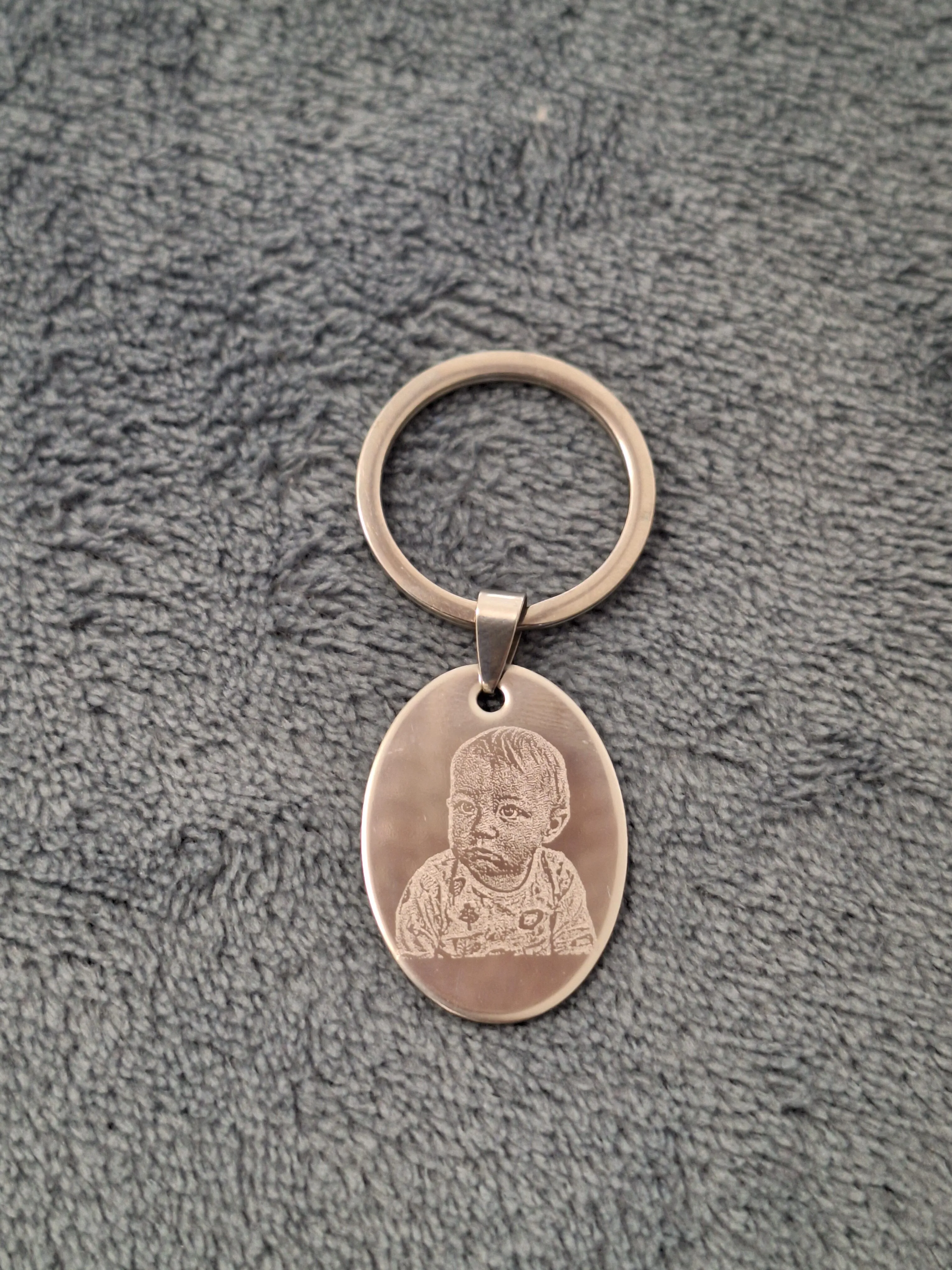 Privjesak ovalni - cover