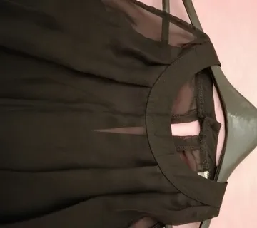 Crna lepršava haljina za ples - cover