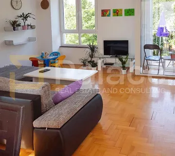 Opatija – Prostran stan 2S+DB, 84,35 m², terasa, lođa i balkon