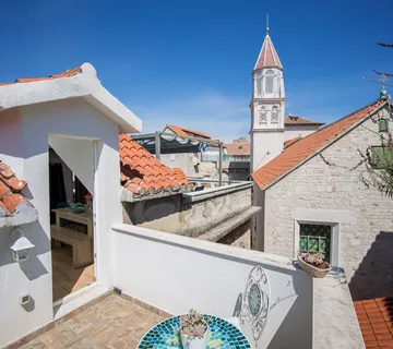 Kamena villa u centru Trogira