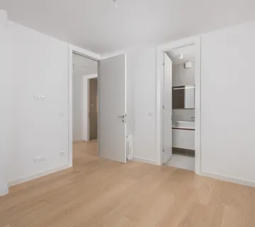 Prostrani apartman na luksuznoj lokaciji u Opatiji - cover